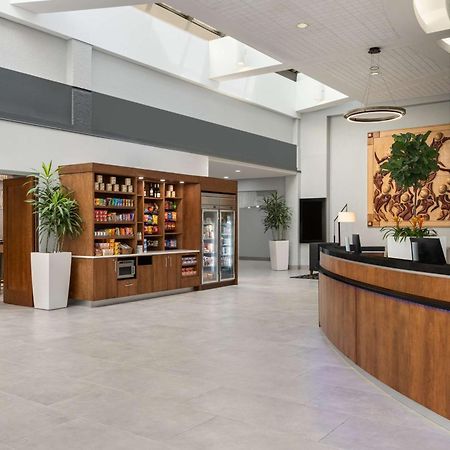 迈尔斯堡钟楼店皇冠假日酒店 麥爾茲堡 外观 照片